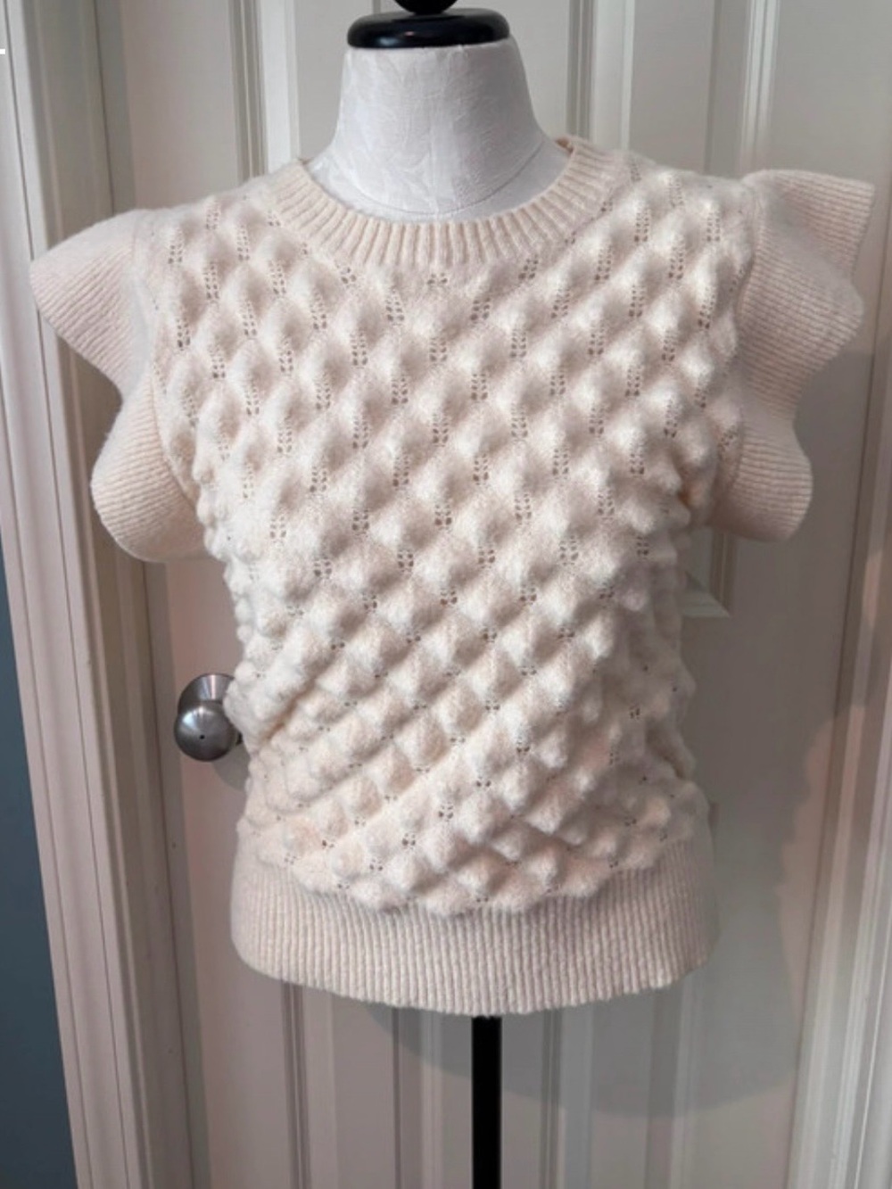 Ces Femme Textures Flutter Sleeve Cream Sweater Women’s Size Medium